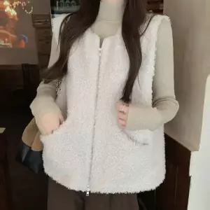 [옷자락]여자 데일리룩 뽀글이 양털 겨울 레이어드 루즈핏 베스트 조끼_P415989234