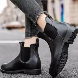 [라일리의류] Rly 여자 데이트 룩 청바지 코디 장마철 숏 레인 부츠