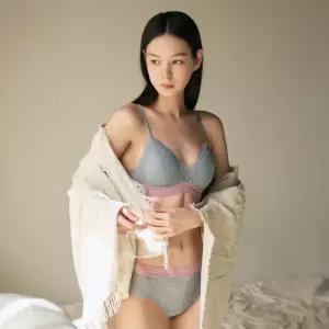 [컴포트랩] 쉬는날 플리츠 레이스 브라렛