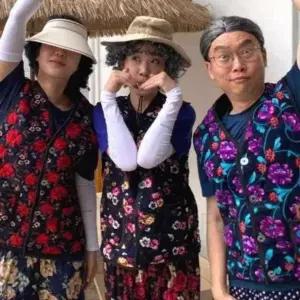 [콩심팥심]엄마 겨울옷 어머니 옷 중년여성 김장 조끼 꽃 단체조끼