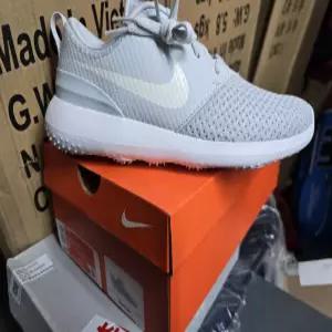 나이키 골프화 봄여름 스파이크리스 메쉬 골프신발 경량 남성용 운동화