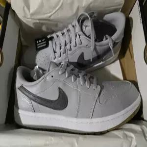 나이키골프화 조던 한정판 295사이즈 큰사이즈 골프신발 스파이크리스 운동화...