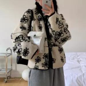 여자 크롭핏 플라워 패턴 뽀글이 양면 플리스 자켓