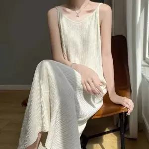 라운드넥나시원피스 여성 플리츠 끈나시 롱원피스 1P 데일리 주름 치마