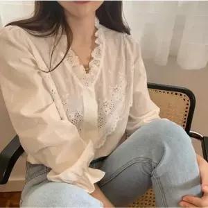 긴팔 펀칭자수 얇은 여자 블라우스 화이트 벌룬 셔츠 WFLQ87V