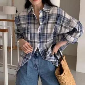 [하프클럽/셀러허브_여성트랜드패션]여성 오버핏 남방 포켓 체크 롱셔츠 시