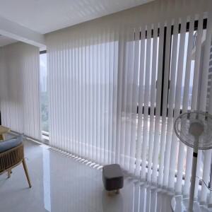 화이트 무타공 수직 블라인드 교체 슬랫 슬라이딩 도어 옷장 및 창문용 절단 가능