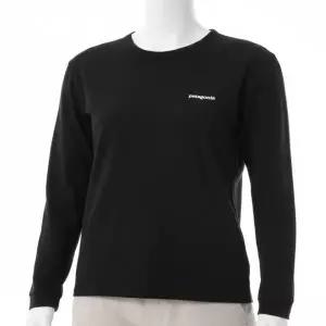 [파타고니아]25FW W Long-Sleeved P-6 Logo Responsibili-Tee 37603-BLK 우먼 롱 슬리브 로고 리스판서...