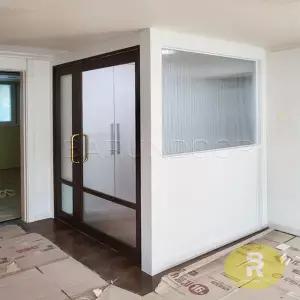 54번 ㄱ자중문 파티션 비대칭양개스윙 우드 투명+모루세로강화유리