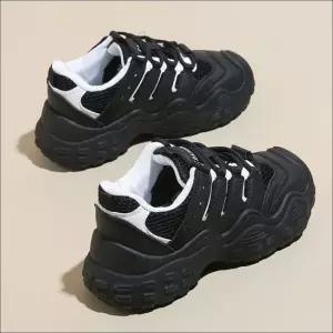 여자 운동화 어글리슈즈 통기성 2색 키높이 메쉬 통굽 캔버스운동화 캔버스화 이쁜신발