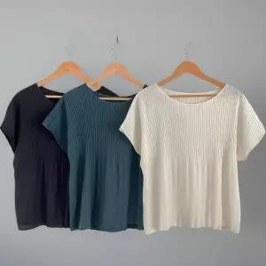 여성 여름 라운드넥 플리츠 반팔 티셔츠 블라우스