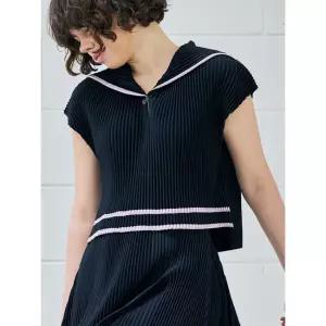 세일러 슬리브리스 플리츠 탑_네이비