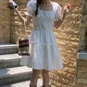 [옷자락]여자 러블리 데이트룩 여름 퍼프소매 캉캉 미니 원피스