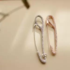 바이데이지 01Bh0204 옷핀모양 큐빅브로치