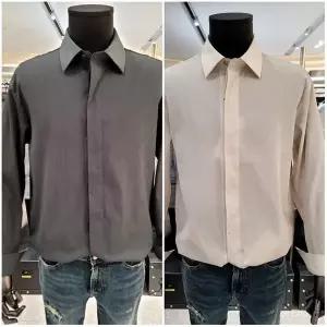 갤러리아 본 히든 플리츠 쎄미오버핏 셔츠 2종 택1 BN3SBA614