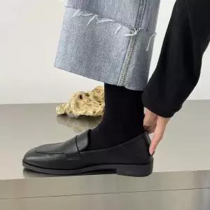 [라일리의류] Rly 여자 청바지 코디 주말 나들이 검정 로퍼 코디 구두