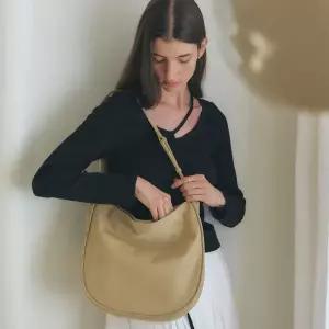 [롯데백화점]조이그라이슨 인피니티 호보백 LW5SE4770_KH