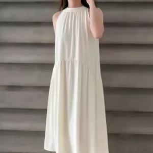 여성 홀터넥 민소매 여름 여행 스타일 셔링 롱드레스