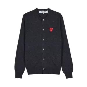 [롯데백화점]꼼데가르송 FW25 공용 스택드 하트 가디건 AX N075 051 GREY