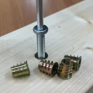 와셔형 너트 인서트 고정장치 M6x13 메탈 번데기 연결용 부품 (WFJ64U2)