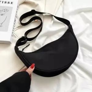 반달 크로스백 에코백 캔버스백 가벼운가방 나일론백 데일리백 (WFJ5REQ)