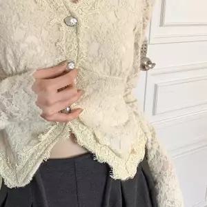 [신상오픈런]|CHH4211|여성용 봄가을 벨벳 레이스 크롭형 긴팔 셔츠