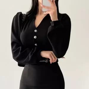 [옷자락]여성 브이넥 퍼프소매 크롭 블라우스