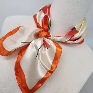 여성 데일리 새틴 쁘띠 스카프 WF305E6