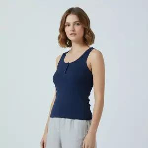 스파오 펀칭 헨리넥 민소매 티 SPRNF49G12