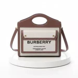 [버버리]생산 Mini Two-tone Canvas and Leather Pocket Bag 8039361 미니 투톤 캔버스 레더 포켓 백 820