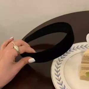 [하프클럽/셀러허브_여성트랜드패션]넓은머리띠 머리띠 넓은헤어밴드 벨벳