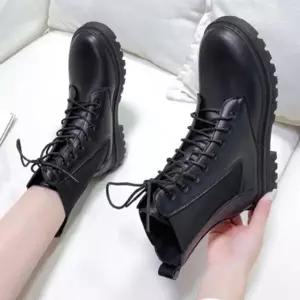 시크블랙 통굽 레이스업 여성 워커 부츠 캐주얼화