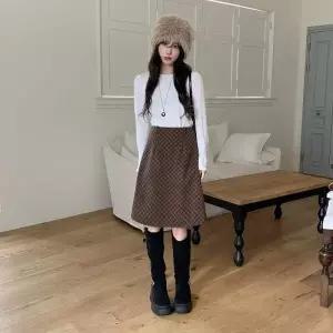 [다잇템] 여성 갈색 베이직 격자 길이 클래식 중간 스커트_24095131_588872