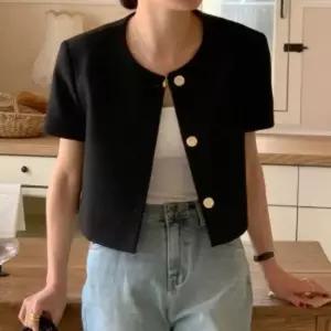 여름 반팔 하객룩 정장 라운드넥 버튼 여성 자켓