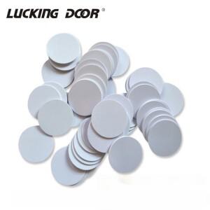 NFC Ntag215 코인 카드 태그 키  13.56MHz NTAG 215 범용 라벨 RFID 초경량 동워터 교배용  50 개/로트