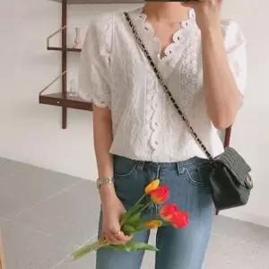 반팔 여름 여자 V넥 셔츠 펀칭 5부 벌룬 블라우스