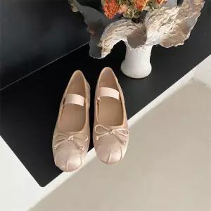 발레리나슈즈 발레코어 룩 리본 발레 메리제인 새틴 플랫슈즈