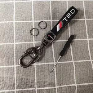 3D /가죽 키링 자동차 엠블럼 (도요타 TRD 코롤라 야리스 고 프리우스 CHR 캠리 오리스 아벤시스 랜드 액세