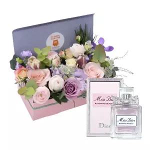 키스미 꽃상자+디올 향수 선물 생일 기념일 고백 프로포즈 졸업 기념일 축하 발렌타인데이 화이트데이