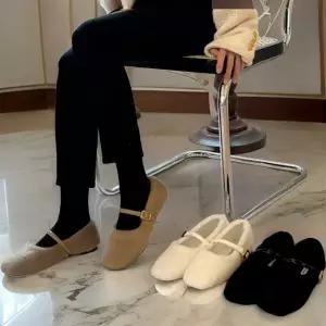 여성 골드체인 퍼 보들 스트랩 플랫