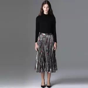 [하프클럽/르오트]그랙픽 새틴 플리츠 스커트