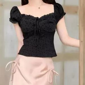 [하프클럽/]여성 하트넥 펀칭 퍼프 슬림 폴리 블라우스