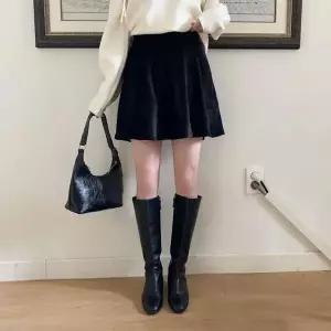 [하프클럽/]여성 가을 겨울 벨벳 플레어 밴딩 미니스커트