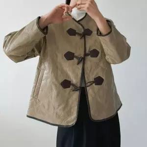 여자 떡볶이 토글 레더 콘트라스트 카라없는 누빔 웨이브 자켓