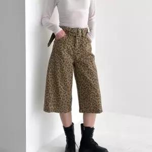 버클 레오파드 커브드 데님 버뮤다팬츠 7부반바지