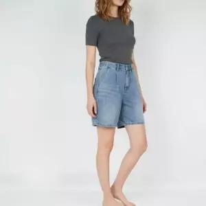 게스게스 여성 청바지 5부 데님 쇼츠 미디엄블루 YO2D6956