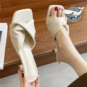 세련된 미들힐 샌들 모던 스트랩 각진앞코 패션 스트랩샌들 통굽샌들 여름샌들