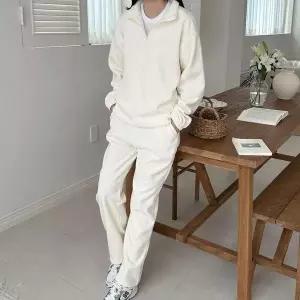 [오노마] ONM 여자 반집업 티 와이드 밴딩 팬츠 세트 뽀글이 안감 (S11328147)