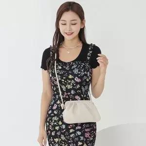 [셀러허브][라일리] Rly 여성 핸드백 셔링 포인트 클러치 모던 디자인 가방 (S9517571)