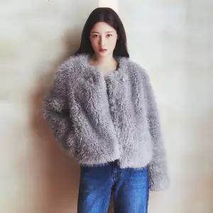 [롯데백화점]온앤온 퍼 크롭 점퍼 NEF4WMA28